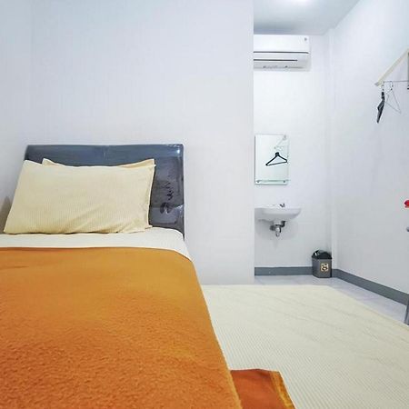 Shekinah Homestay & Cafe Waikabubak Mitra Reddoorz Εξωτερικό φωτογραφία