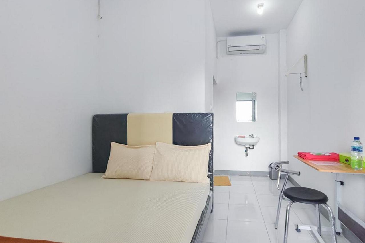 Shekinah Homestay & Cafe Waikabubak Mitra Reddoorz Εξωτερικό φωτογραφία