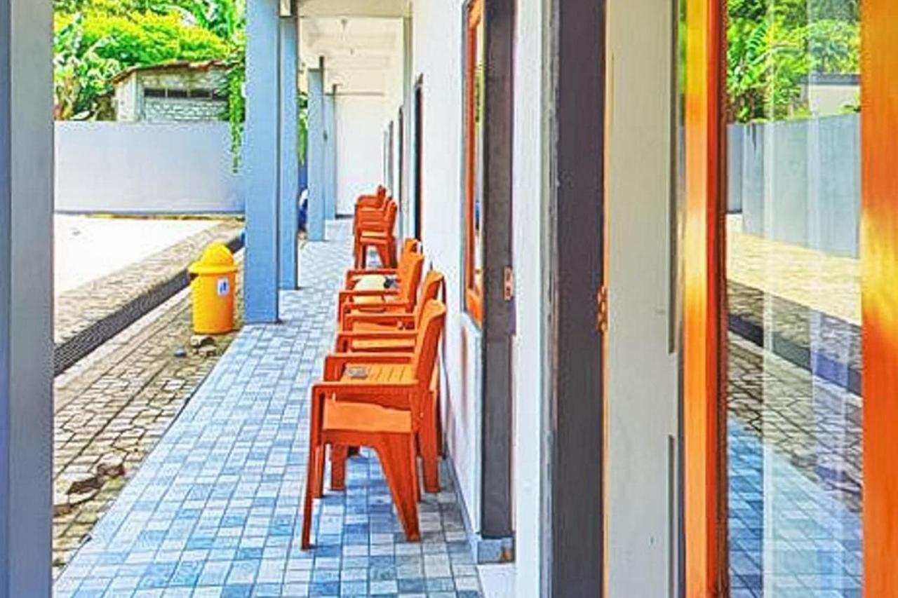 Shekinah Homestay & Cafe Waikabubak Mitra Reddoorz Εξωτερικό φωτογραφία