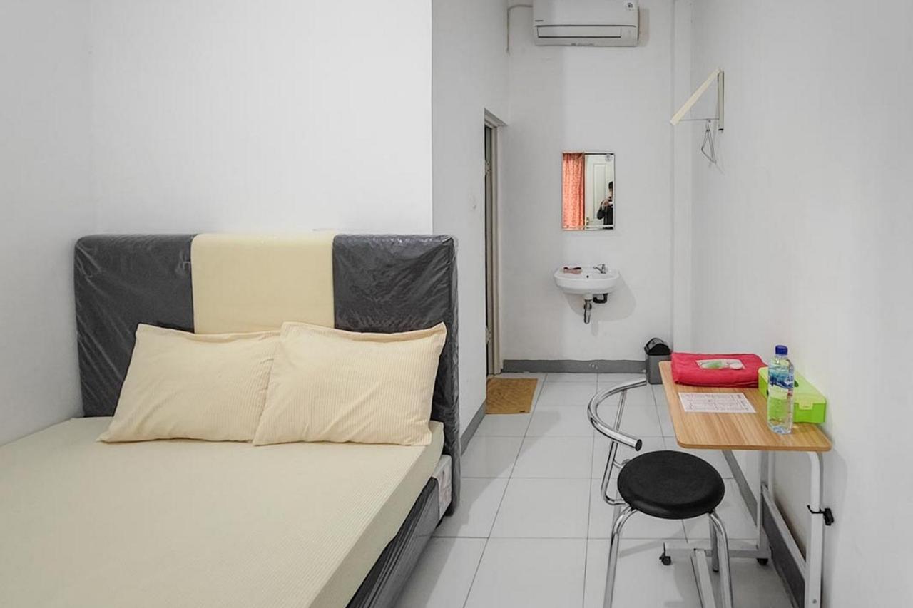 Shekinah Homestay & Cafe Waikabubak Mitra Reddoorz Εξωτερικό φωτογραφία