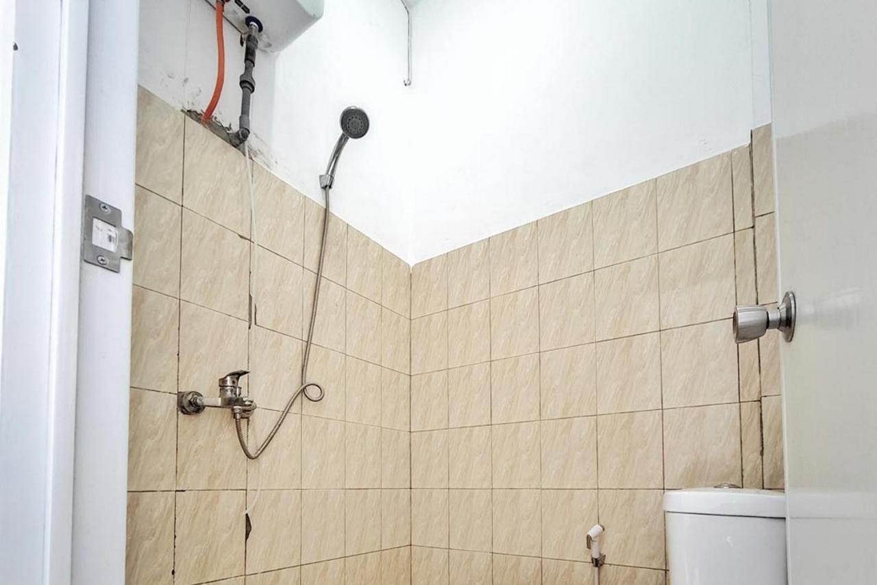 Shekinah Homestay & Cafe Waikabubak Mitra Reddoorz Εξωτερικό φωτογραφία